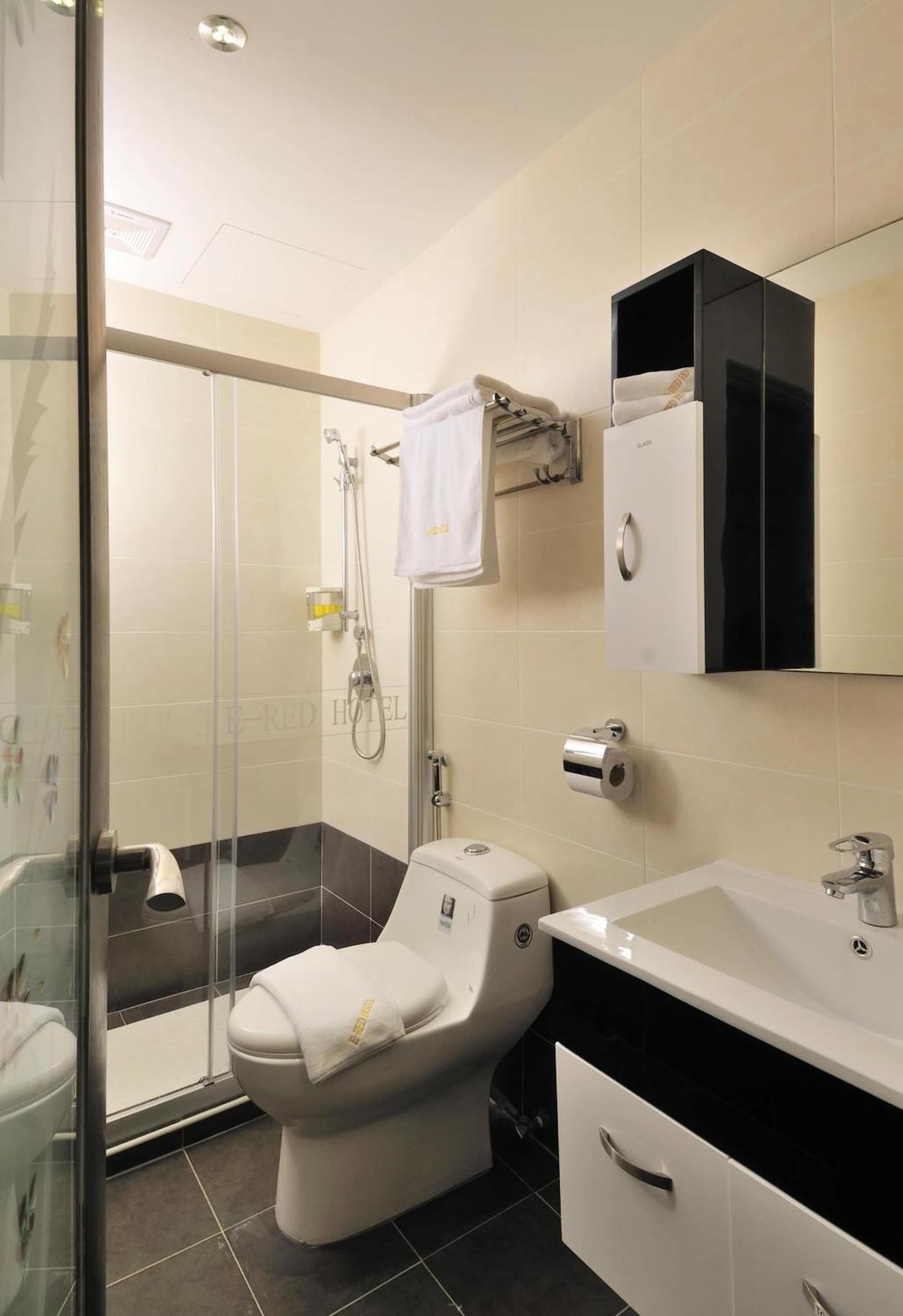 Ernes Hotel Bandar Perda Kampong Permatang Batu Luaran gambar